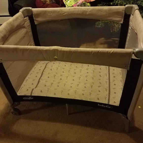 Play Pin - Picture 4 of 7